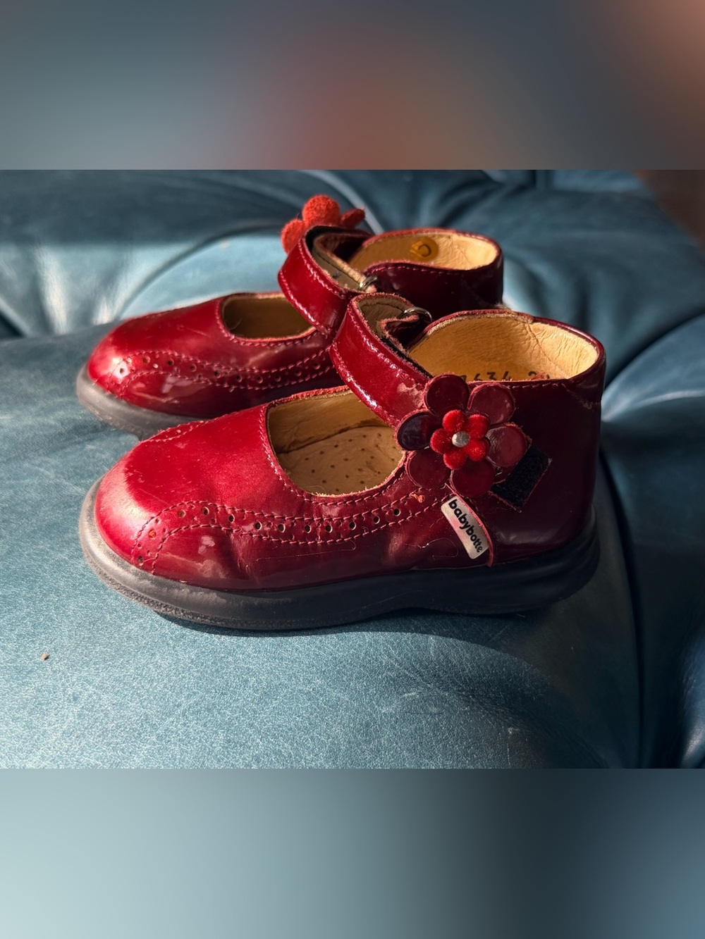 Babybotte Red Patent Mary Jane Kids Shoes with Flower Strap